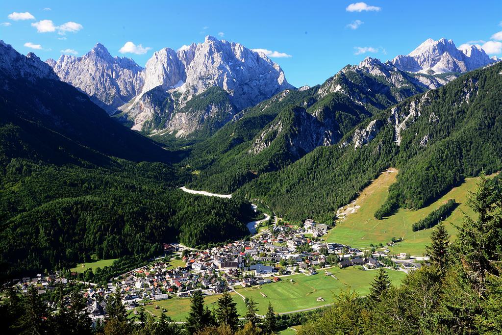 Apartment Mojstrovka With Terrace In City Center Kranjska Gora Oda fotoğraf
